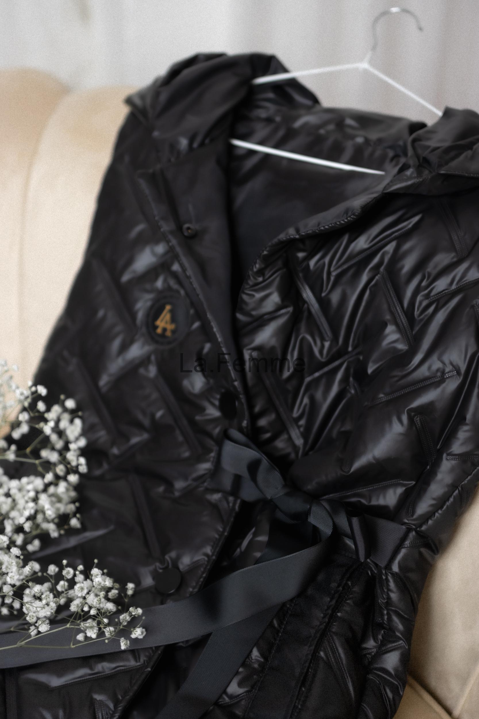 Dlouhá prošívaná vesta Criss-Cross Black